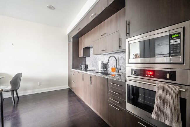 Photo - 4841 Yonge St Unit ID1345912P