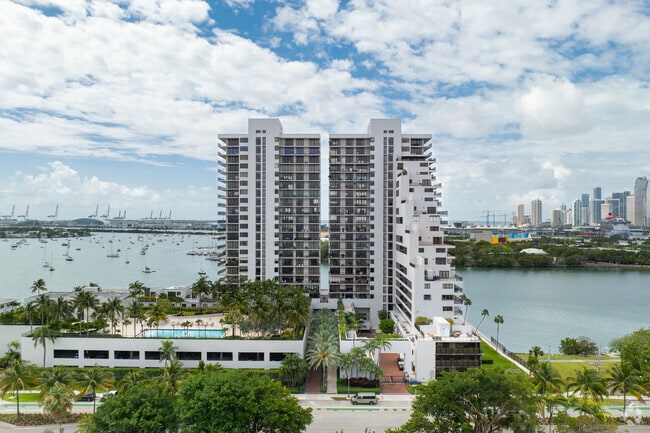 Photo - 1000 Venetian