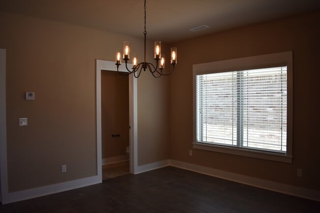 Photo - Upscale 4 Bedroom 3.5 Bathroom In The Heart of Fayetteville!!