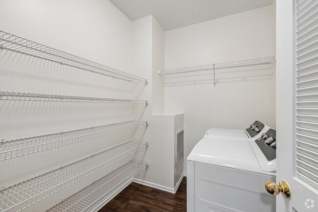 1BR, 1BA - 835SF - Laundry