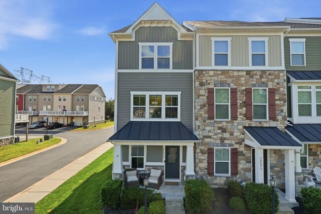 24877 Coats Square