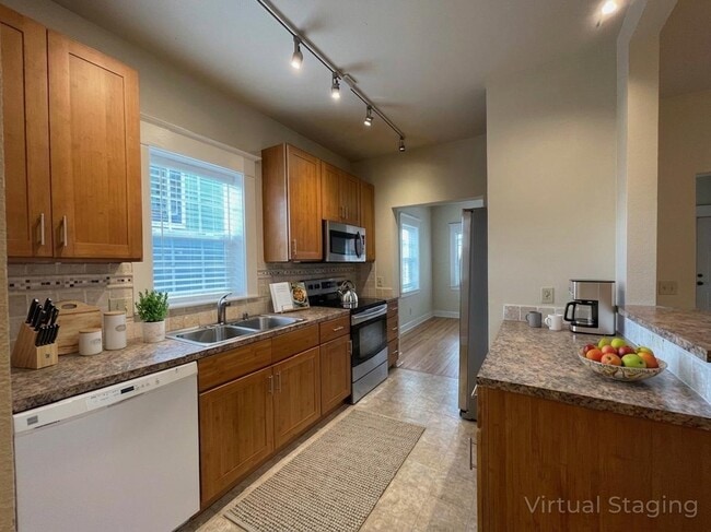 Photo - 106 Pearl Ave SE