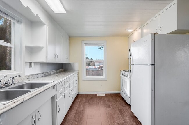 Photo - Beautiful 2 Bed, 1 Bath Rental Home in Happy Valley Neighborhood!