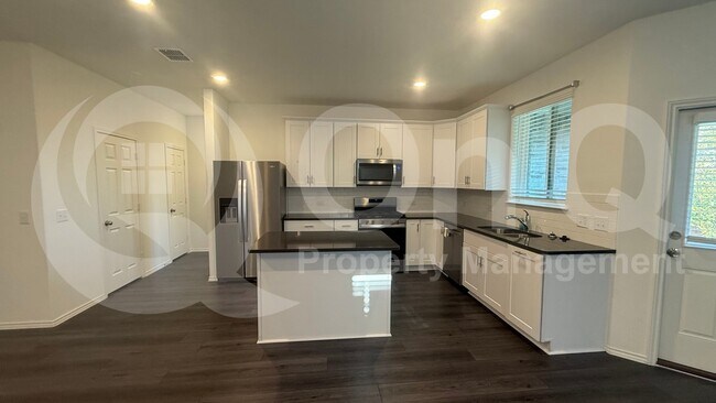 Photo - 910 Cinnabar Wy