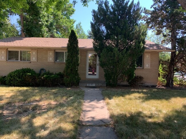 Building Photo - 4 bed/2 bath Home located in central Fort Collins off Drake
