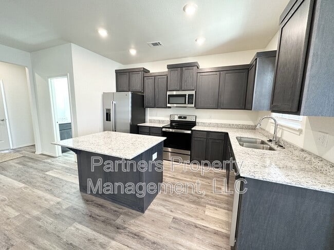 Photo - 1079 S Benchmark Ln