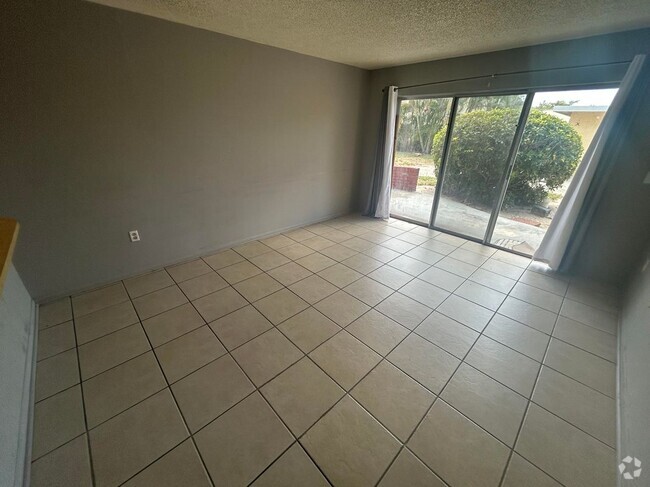Building Photo - 3704 Broadway, 101 Rental