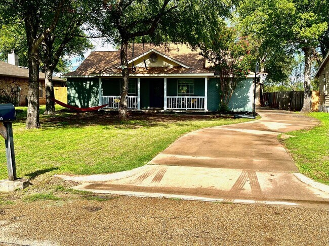 Photo - 6305 Sydney Dr