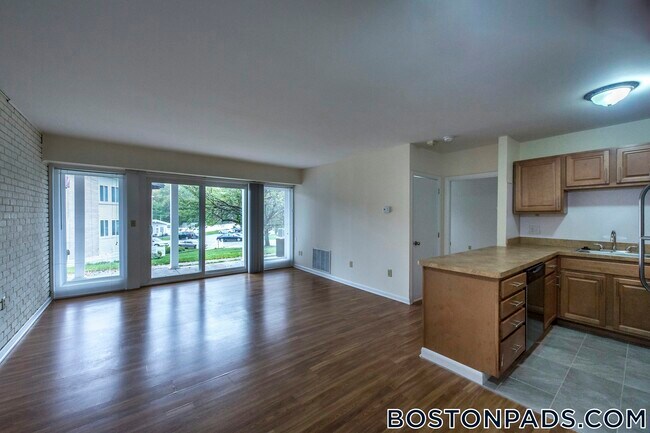 Photo - 18 Westgate Dr Unit 205