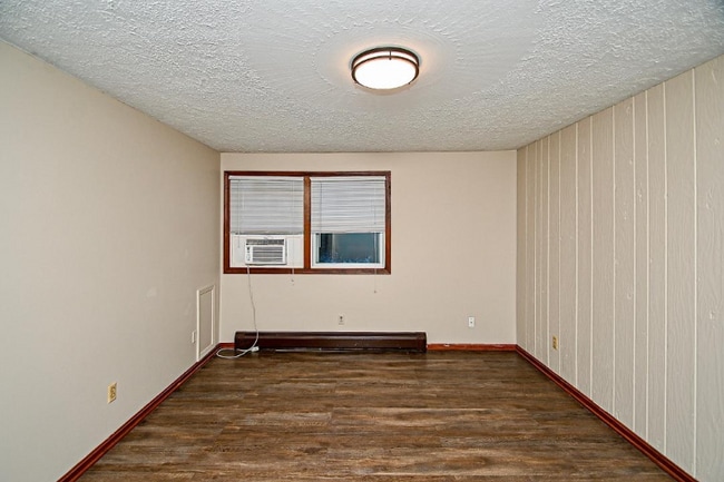 Photo - 457-459 Hutchison Dr Unit 457