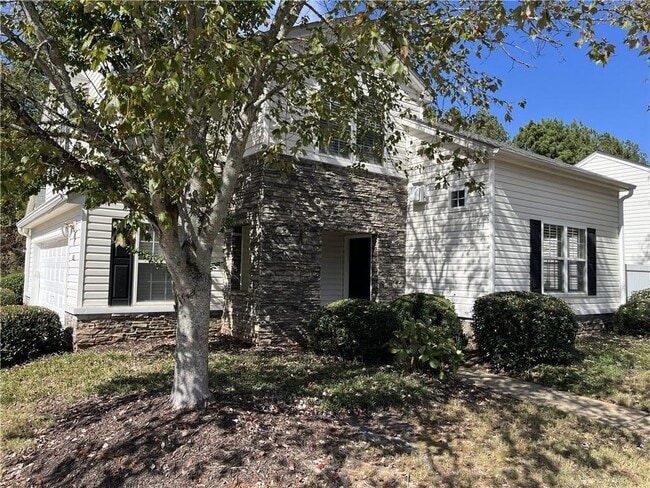 Building Photo - 365 W Oaks Trail