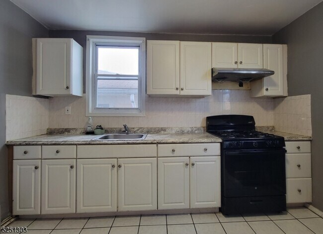 Photo - 6 6th St Unit 2