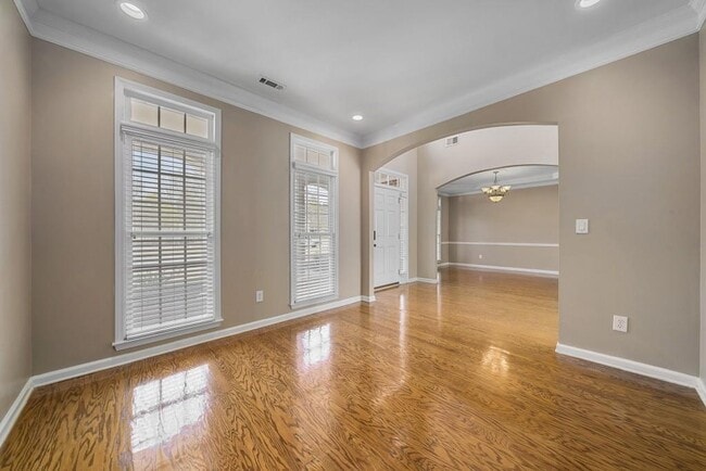 Photo - 130 Candler Ct