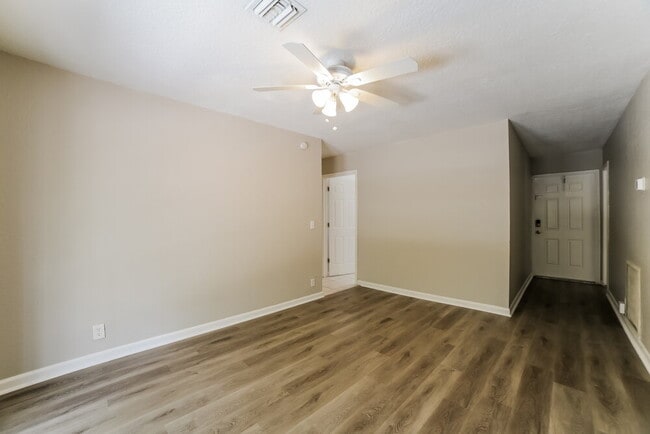 Photo - 521 SW 11th Dr