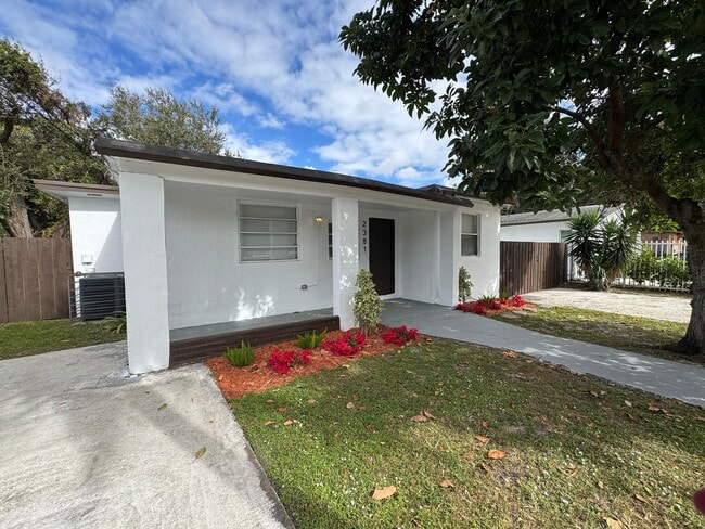 Building Photo - 2381 153 St