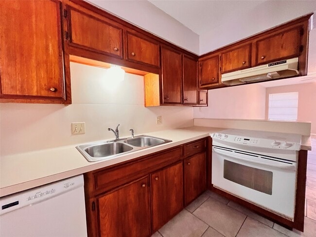 Photo - 2100 Austin St Unit 23