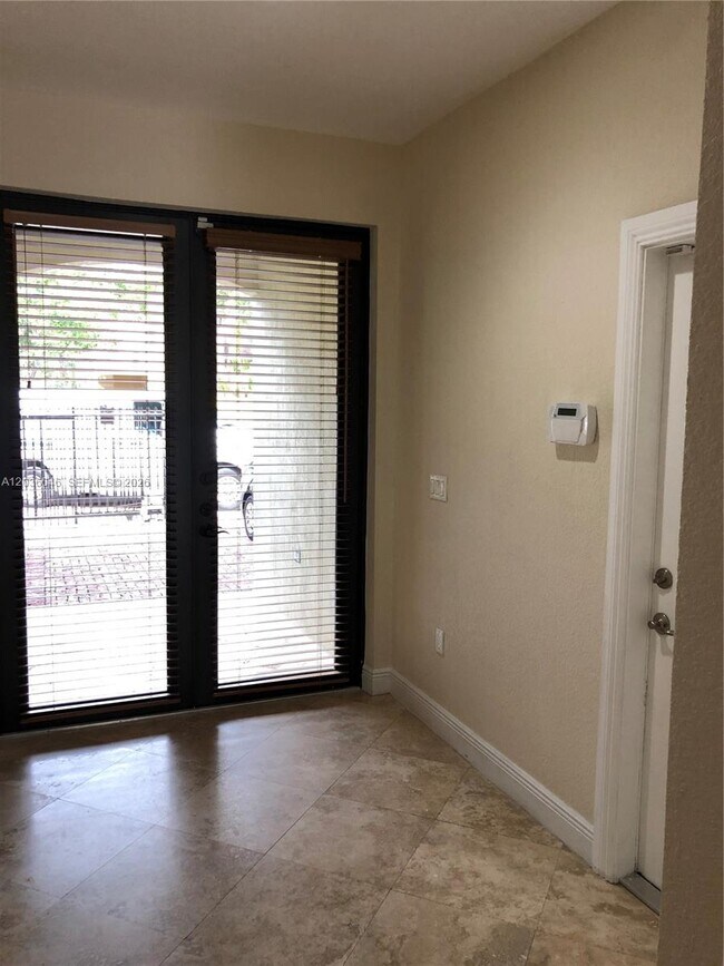 Photo - 3227 Gifford Ln Unit 3227