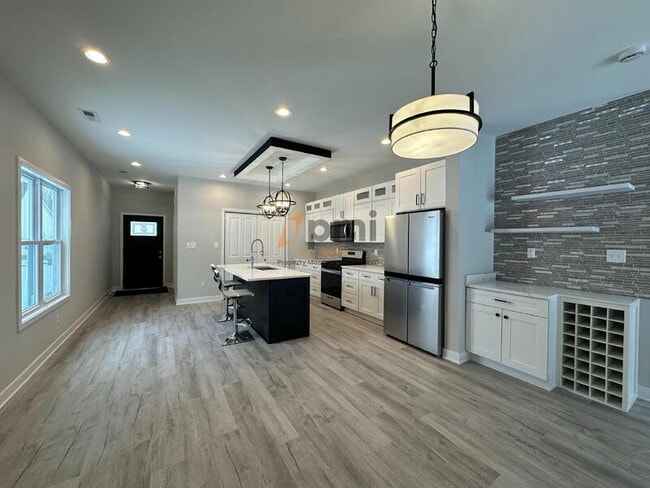 Photo - 5788 Adams St