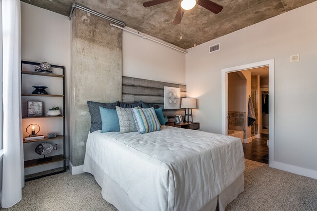 The Crescent at Fells Point apartments — community photo