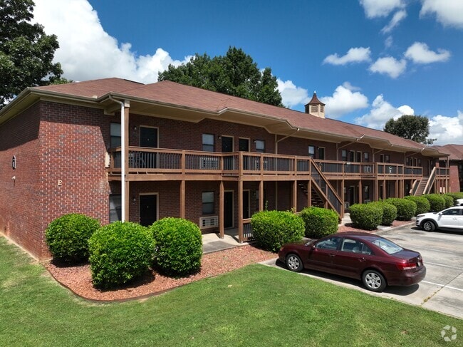 Photo - Summer Courtyard Apartments