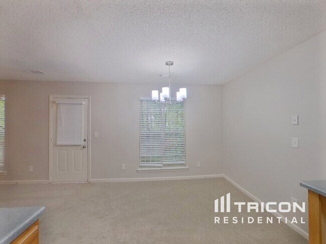 Photo - 7913 Four Oaks Ct