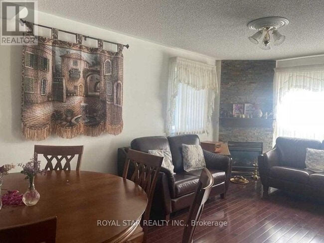 Photo - 5835 Chessman Ct