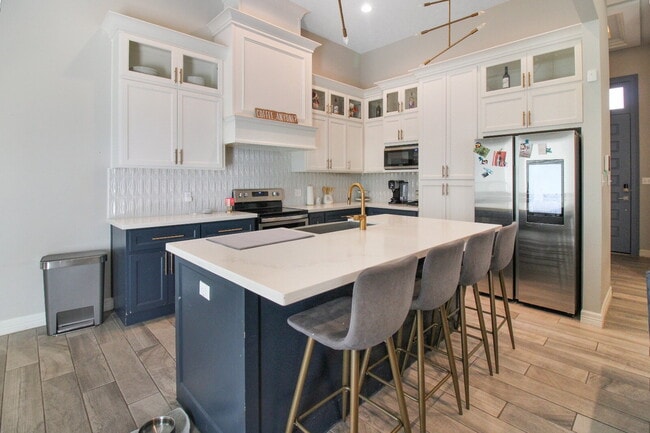 Photo - 4005 Water Lily Ave