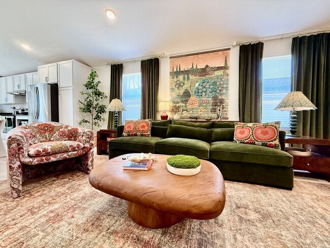 Photo - 5 Bed 3 Bath Home With Hot Tub In West Chester, OH