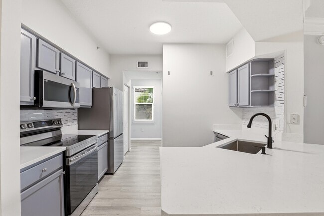 Building Photo - 9905 Baywinds Blvd Unit 2102
