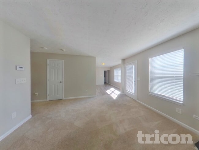 Photo - 471 Sawtooth Ln