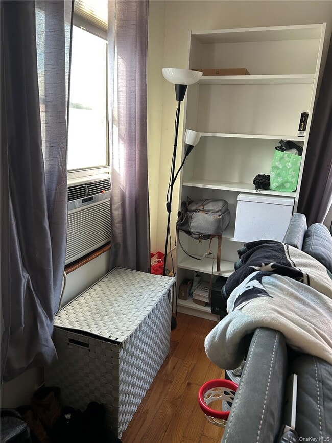 Photo - 31-05-31-33 33rd St Unit 3L