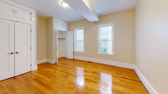 8 Dewey St Unit 1