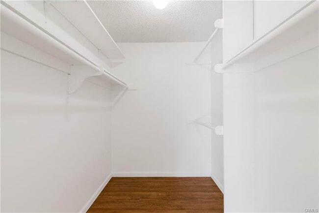 Master walk-in closet - 4714 Park Granada