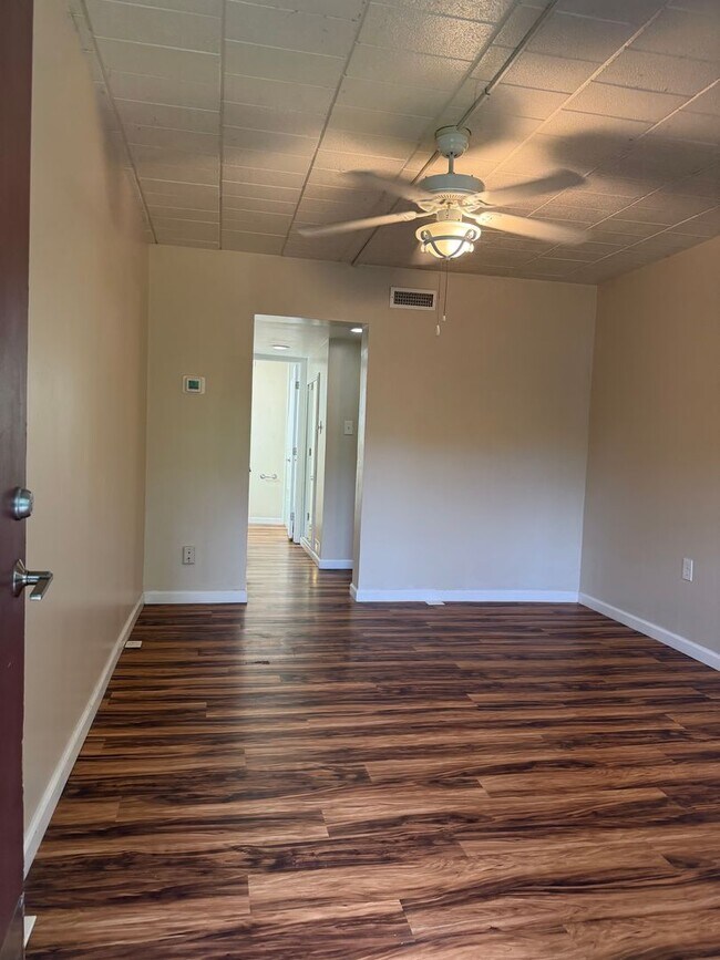 Photo - Knoxville 37919 - 1 bedroom, 1 bath Apartment on main floor with no steps - Mac Tobler (865) 755-...