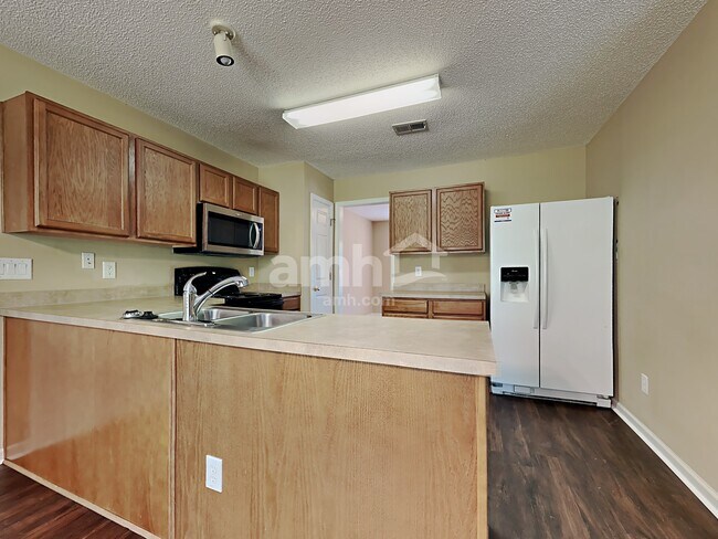 Photo - 413 Green Park Ln