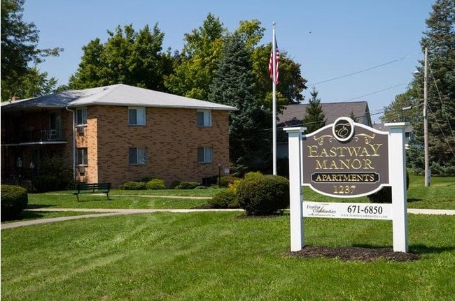 Photo - Eastway Manor Apartments