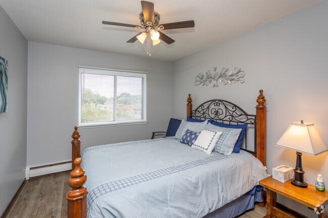 1BR, 1BA - 650SF