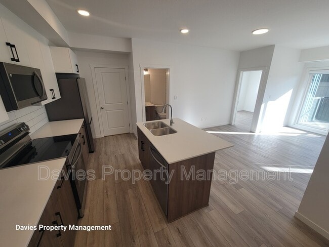 Photo - 9207-9228 228 St NW Unit #106