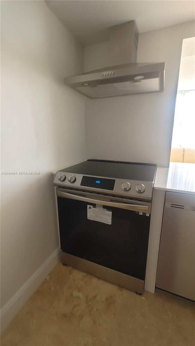 Photo - 1000 Parkview Dr Unit 125