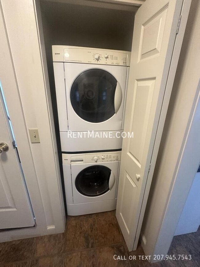 Photo - 557 Riverside Dr Unit 2