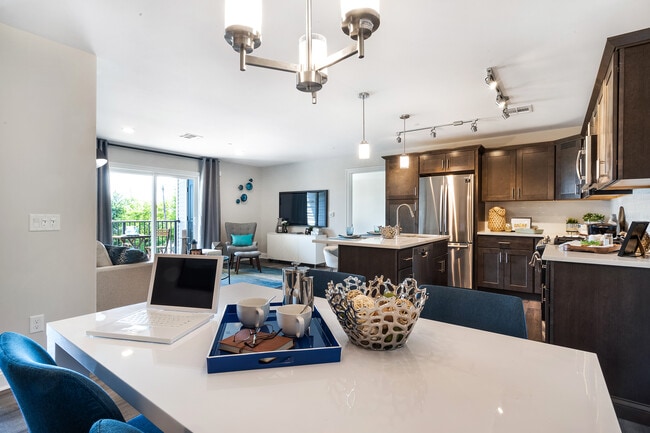 Dining Area - Allure at Green Brook