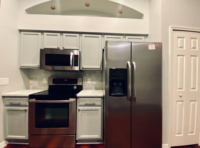 Photo - Beautiful 3 Bedroom Home in the Exclusive ...