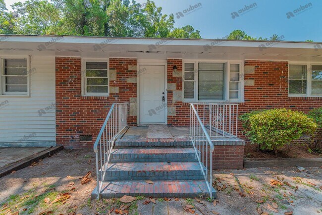 Photo - Newly Renovated & Spacious Home w/ Bonus Room