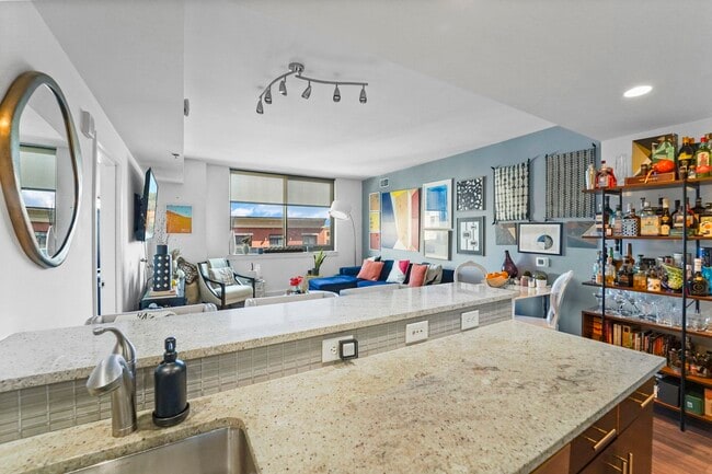 Building Photo - 800 Jackson St Unit 602