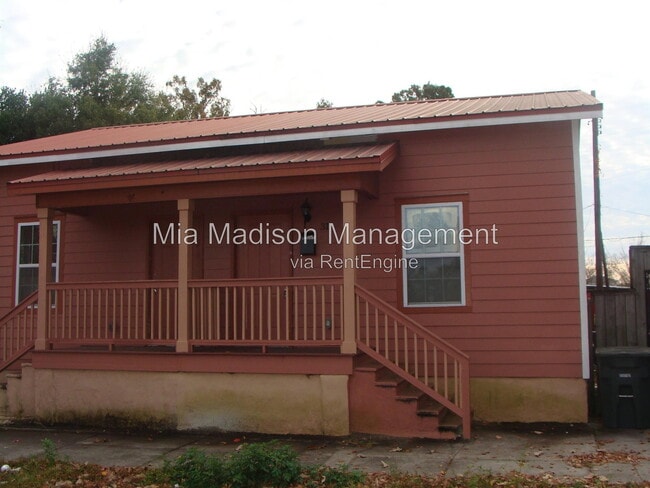 Building Photo - 319 W 31st St