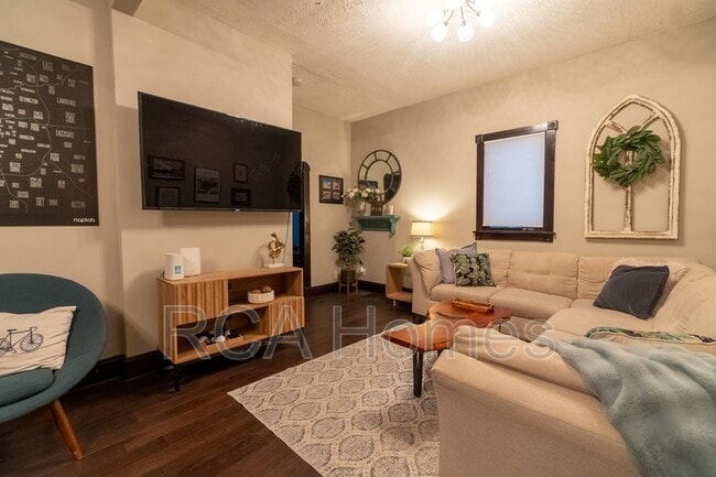 Photo - 1157 Spruce St