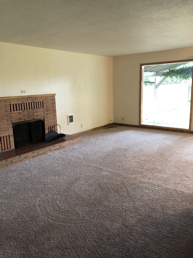 Photo - 800 NE 15th St