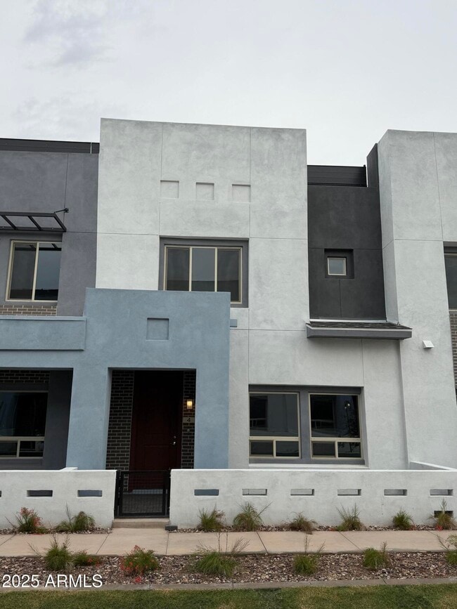 Photo - 733 E Commonwealth Ave