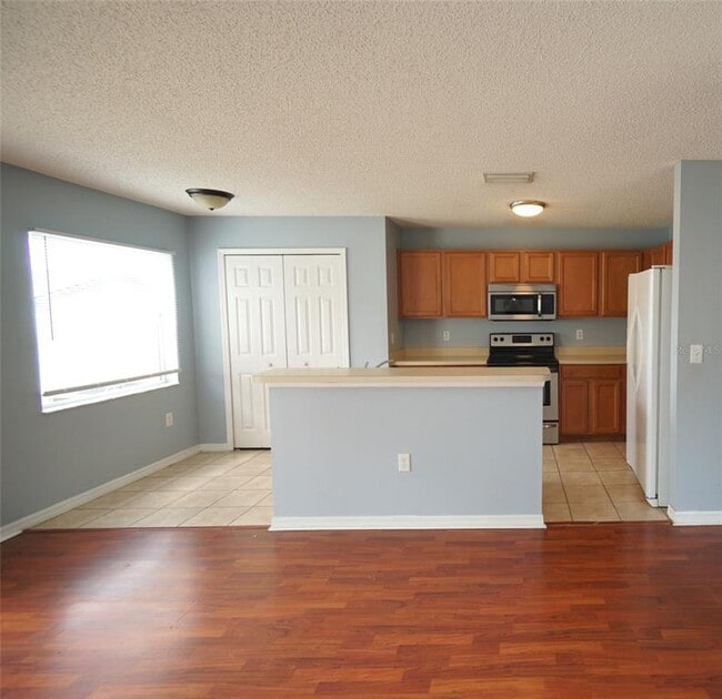 8532 Edgewater Pl Blvd