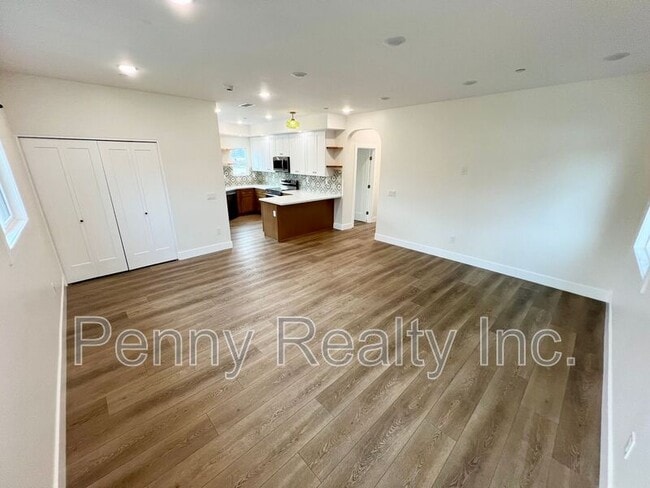 669-2 Townsite Dr